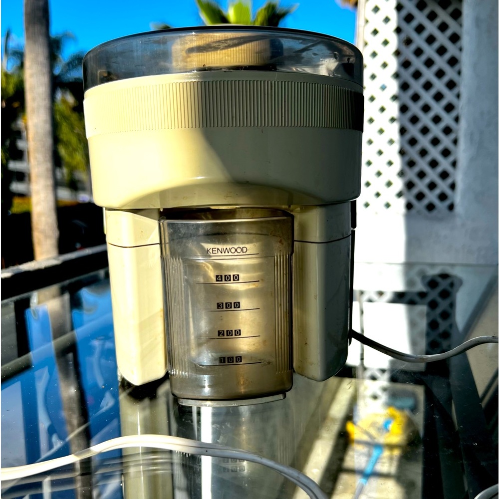 ⭐️ Kenwood vintage JE600 Juicer electric for extracting veggies & fruit